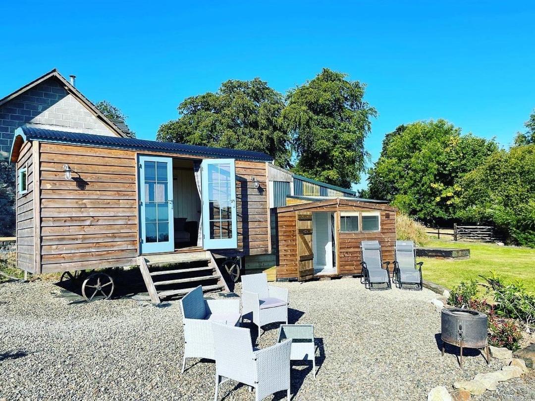 The Shepards Hut Apartment Llwyn-Dafydd ภายนอก รูปภาพ